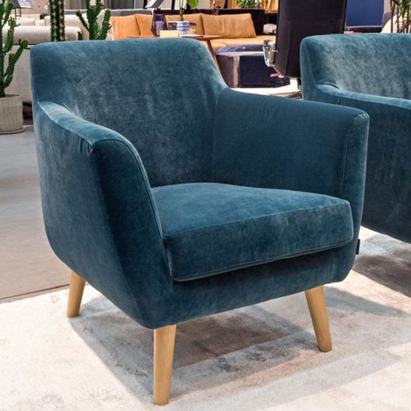 Tugitool retro stiilis Dagmar puidust jalgadel