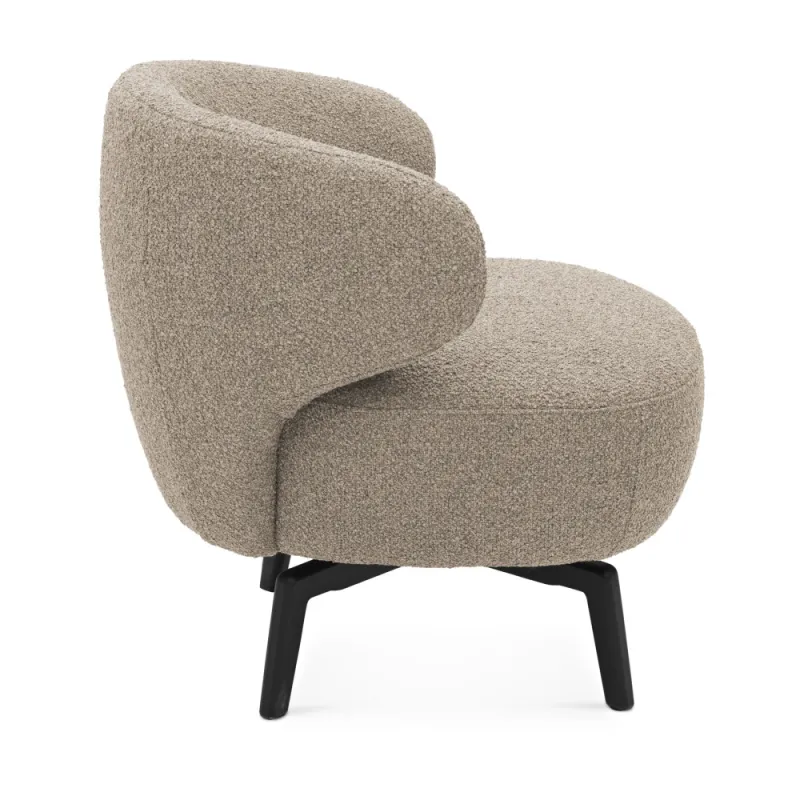 Armchair Aila