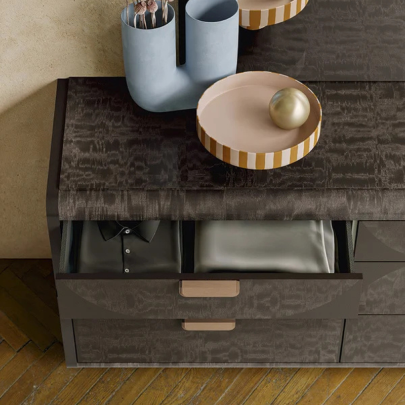 Dresser NYX