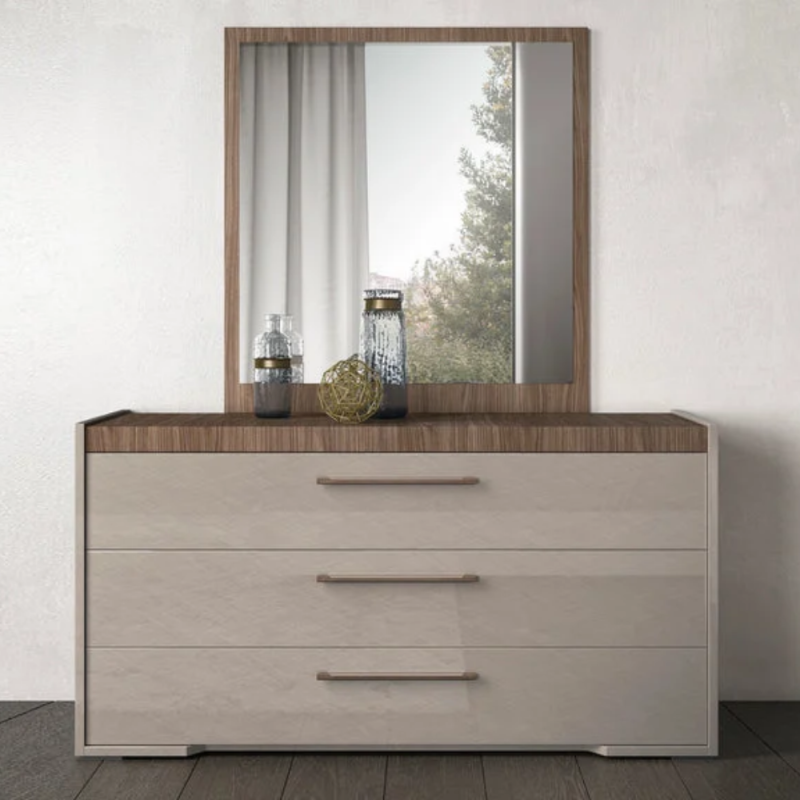 Dresser Nora