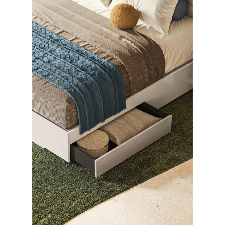Bed Tullia