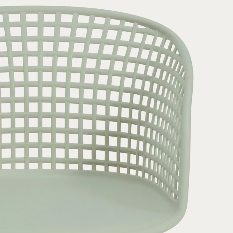 Plastikust aiaitool Tenaro seljatoega