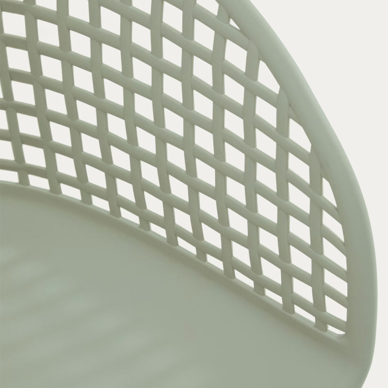 Plastikust aiaitool Tenaro seljatoega