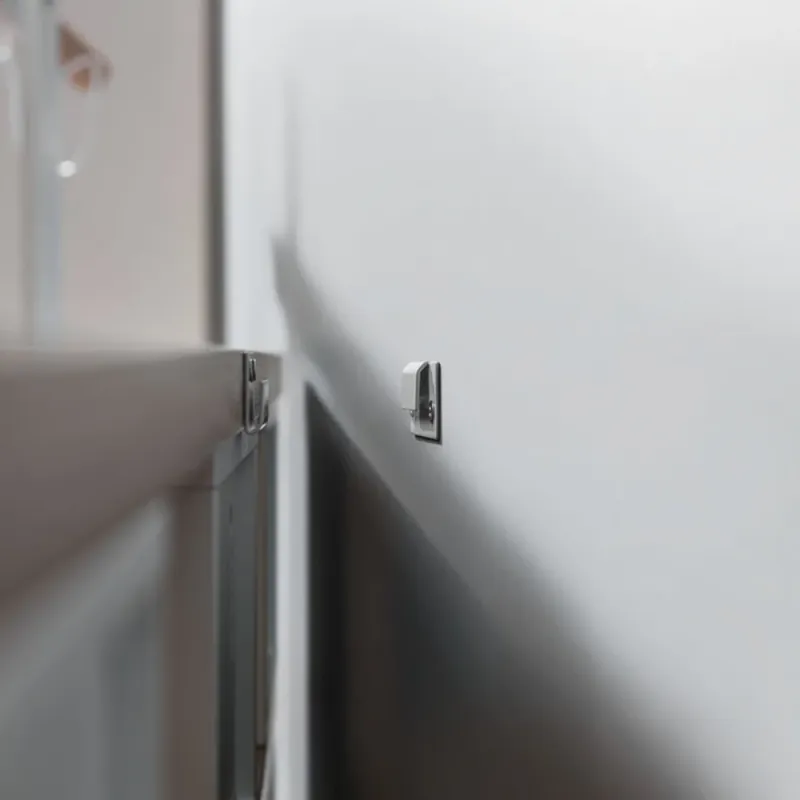 Bookcase security kit Balance