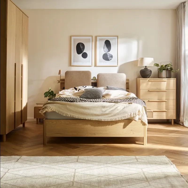 Bed 160x200 with shelves Well