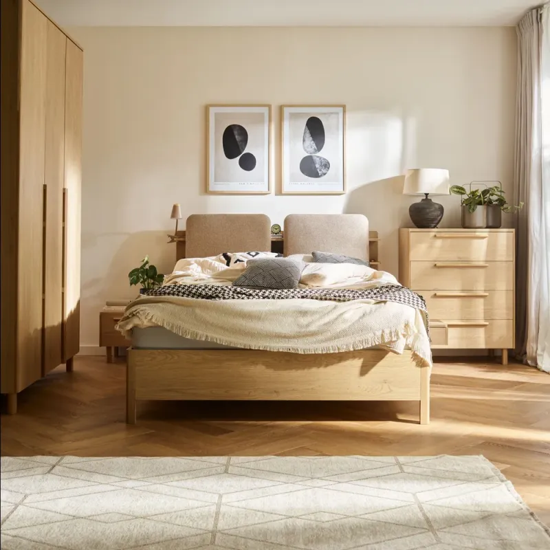 Bed 160x200 with shelves Well