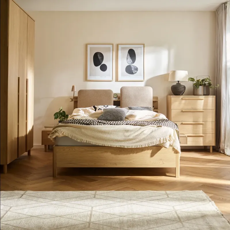Bed 160x200 with shelves Well