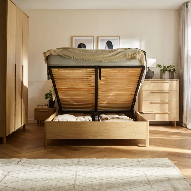 Bed 160x200 with shelves Well