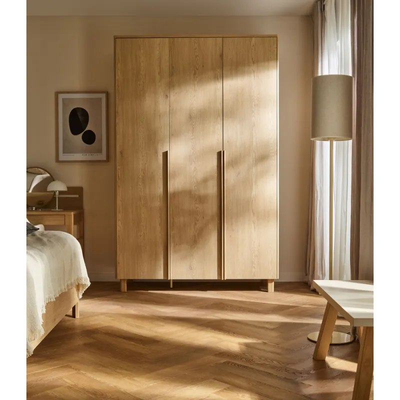 Wardrobe 3-door with full front on sliders Well oak