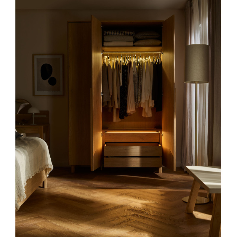 Wardrobe 3-door with front with a mirror on sliders Well oak