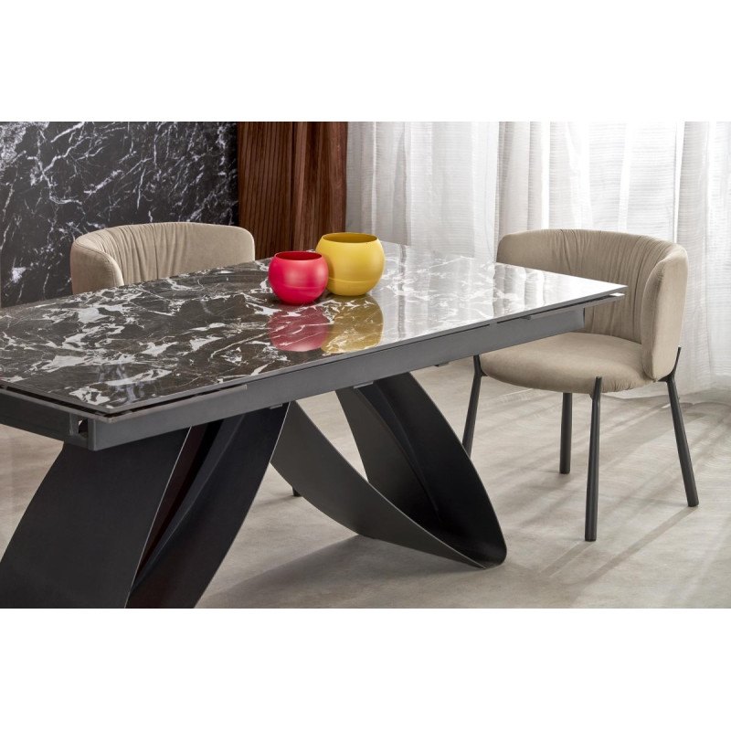 Table HILARIO black